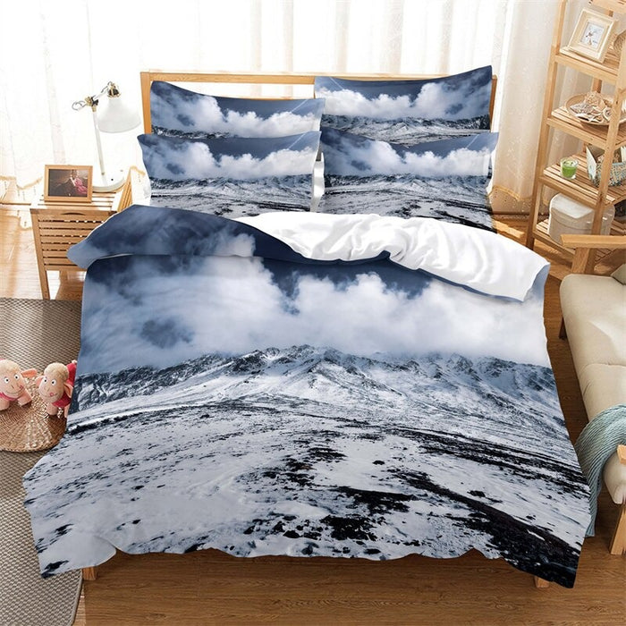 Snow Mountain, Skiing Duvet Cover Set