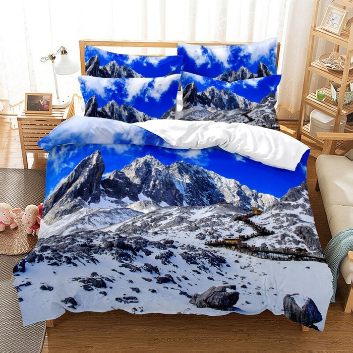 Snow Mountain, Skiing Duvet Cover Set